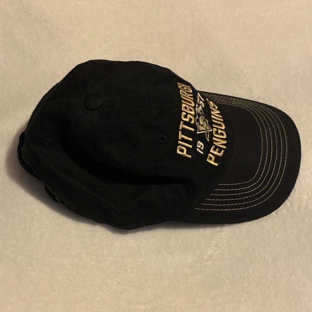 Pittsburgh Penguins hat - Picture 4 of 8